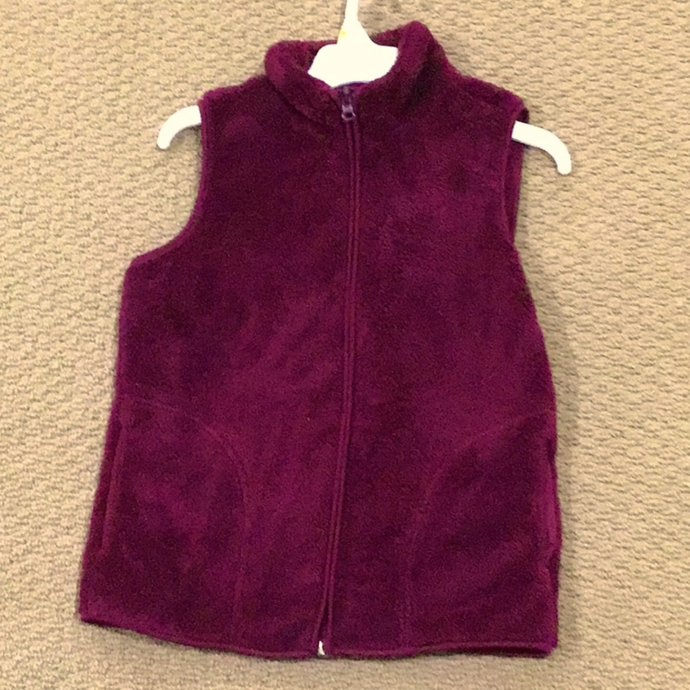 Old navy fuzzy vest for girls 10-12 size